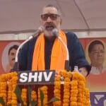 दशहरा मैदान में कार्यकर्ता सम्मेलन को संबोधित करते केंद्रीय मंत्री गिरिराज सिंह