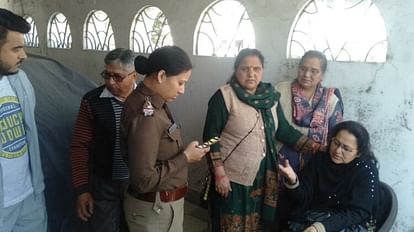 मौके पर पहुंची पुलिस