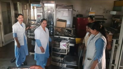 यमुनानगर सिविल अस्पताल के निकू वार्ड में लगी आग।
