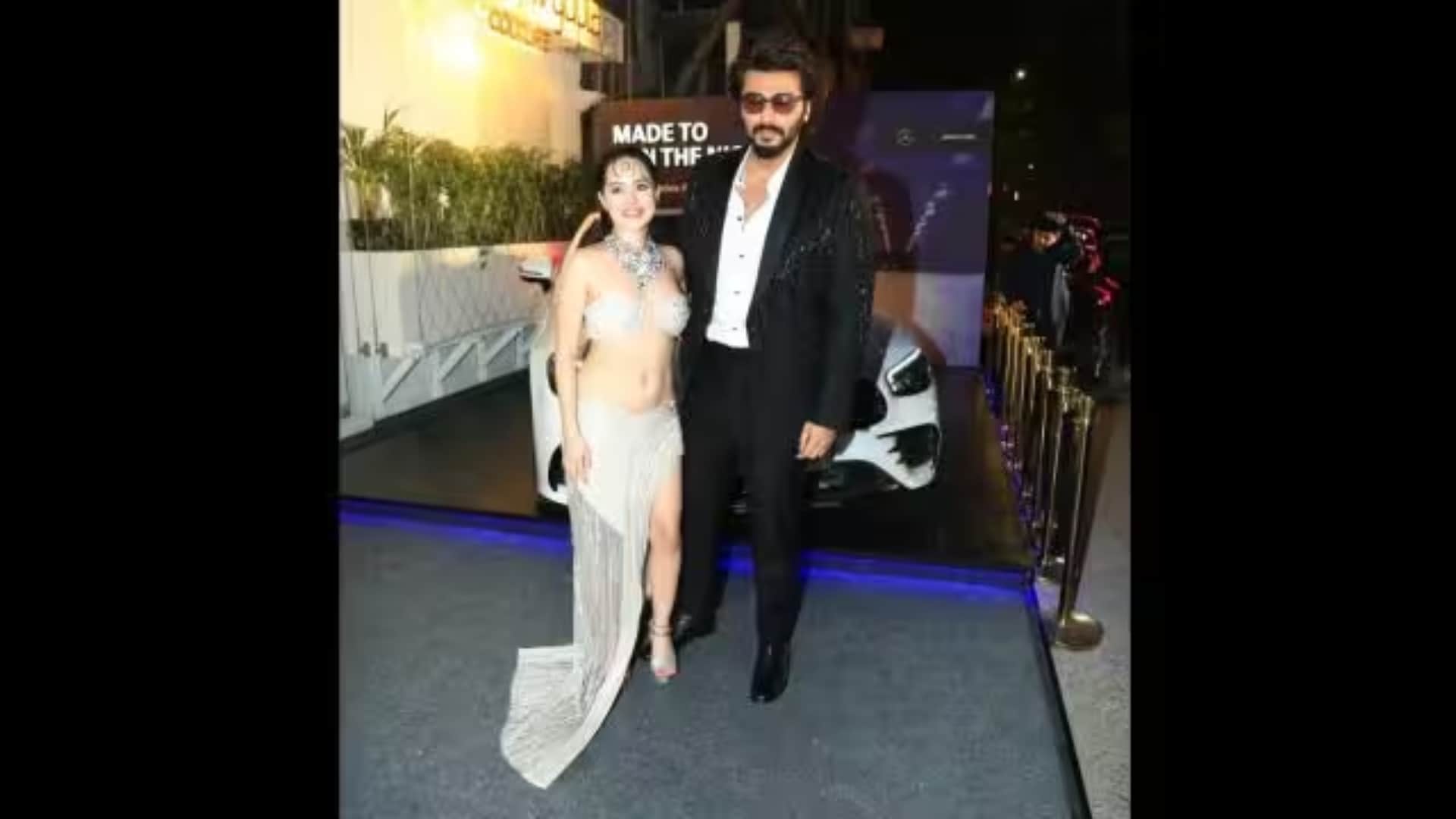 urfi javed spoted new look in a fashion event netizens trolled her for bold dress video goes viral on internet