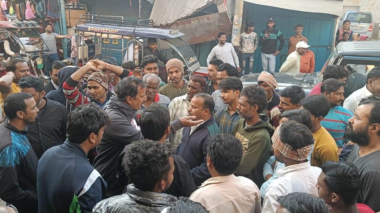 Baghapat: Sanitation workers got angry due to non-payment of honorarium
