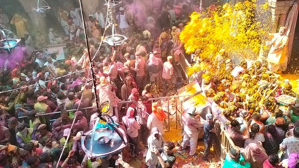 Holi 2023 Rangbharni Ekadashi in Mathura Vrindavan and Banke Bihari See Mathura Holi Photos