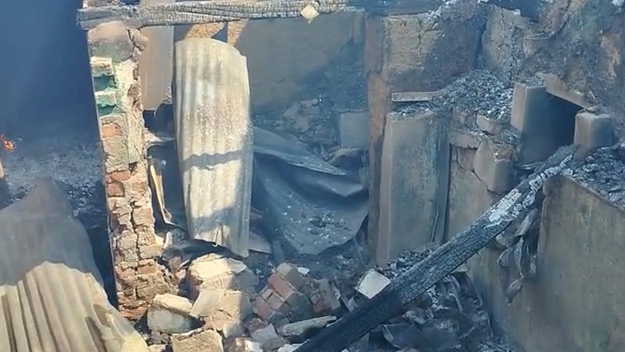 farmer set fire after quarreling with his wife, five houses were gutted in durg