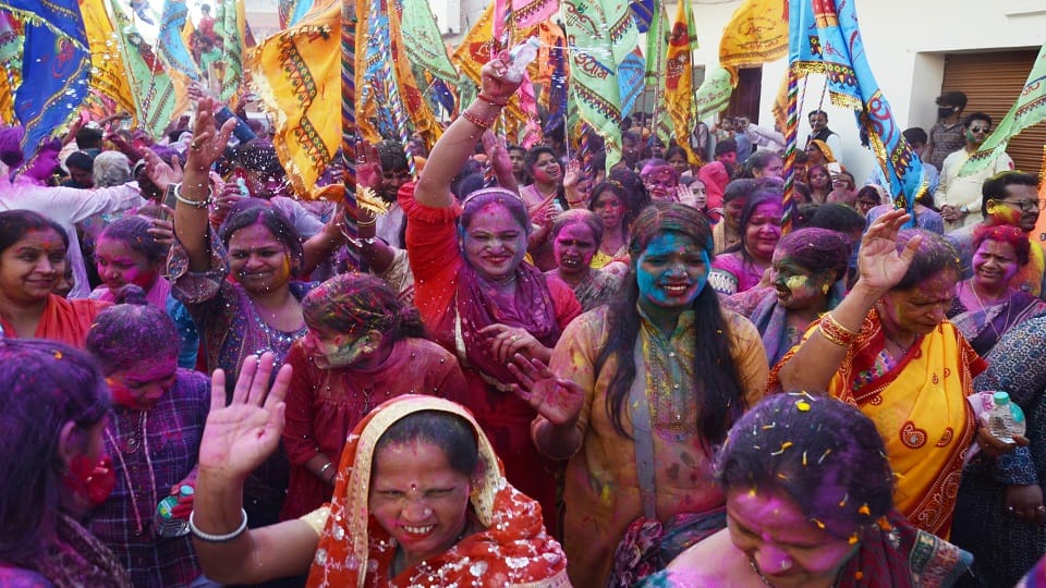 Holi celebration starts with Rangbharni Ekadashi in Bareilly