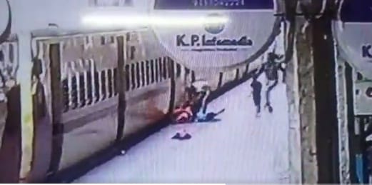 Woman jumps with child from moving train in Kanpur, RPF constable rescues woman and child