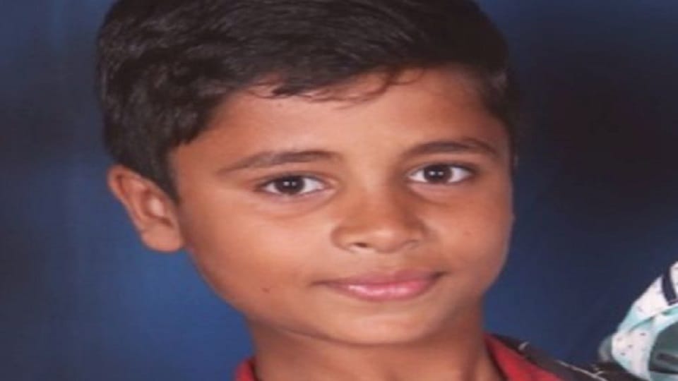 fifth class student went missing when mother saw him eating pan masala in greater noida