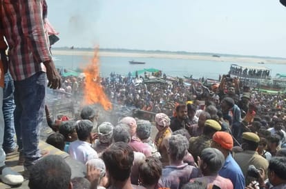 Masane ki Holi Drones hovering in sensitive areas in Varanasi manikarnika ghat amid police presence
