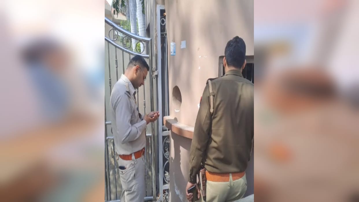 Meerut News: firingduring Holi in Kankarkhera, two parties fiercely fight with lathis