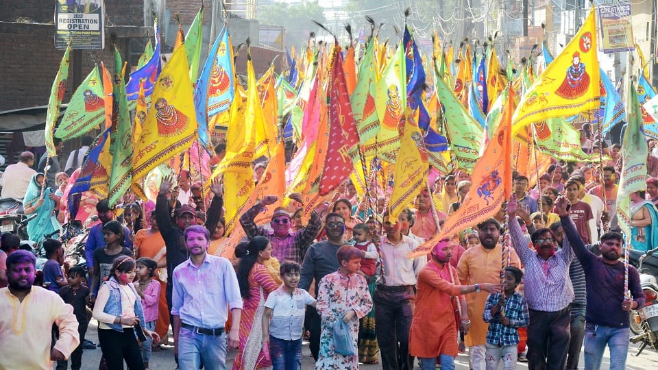 Holi celebration starts with Rangbharni Ekadashi in Bareilly