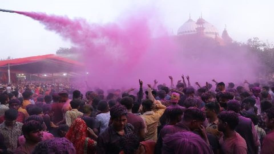 Holi 2023 Rangbharni Ekadashi in Mathura Sri Krishna Birthplace See Mathura Holi Photos