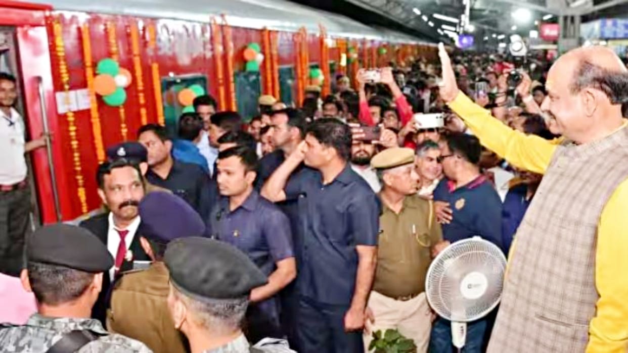 Om Birla gave green signal to new train from Kota to Ahmedabad