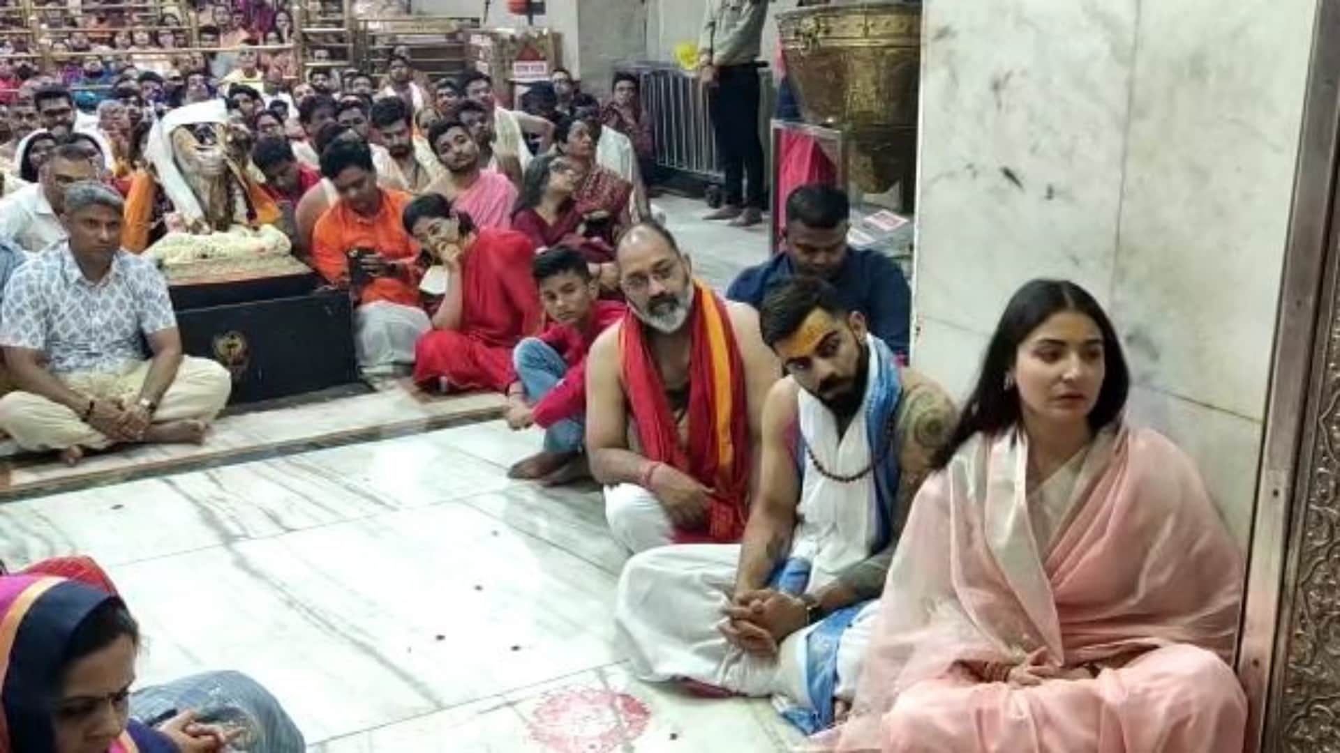 Virat Kohli And Anushka Sharma Visits Ujjain Mahakaleshwar Temple