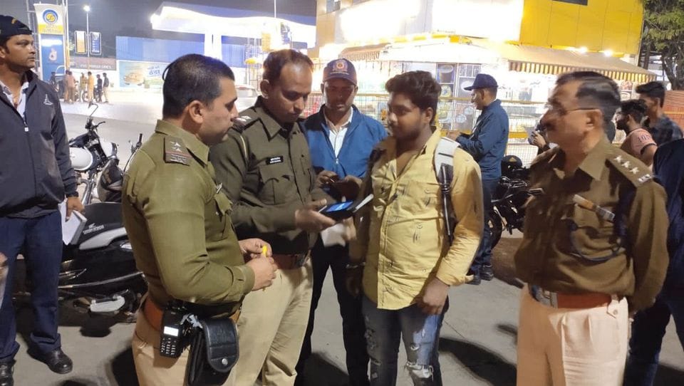 police caught vehicles on people driving after drinking alcohol