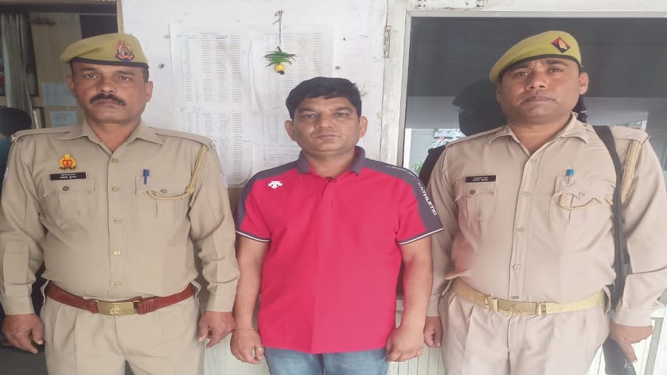Meerut: STF and police sent the wanted accused to jail,