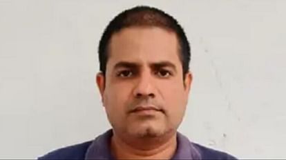 GPM: सरकारी अस्पताल में इलाज कराने गई युवती से छेड़छाड़, एक्स-रे टेक्नीशियन गिरफ्तार पुलिस गिरफ्त में आरोपी।