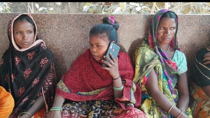 कोरवा समुदाय के सरकारी कर्मचारी ने की आत्महत्या।