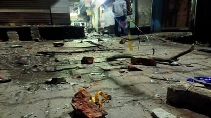 हरी नगर मोहल्ले में दो समुदाय के बीच पथराव