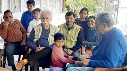 Mussoorie: पहाड़ों की रानी का दीदार करने पहुंचे बॉलीवुड एक्टर नसीरुद्वीन शाह, प्रशंसकों के साथ खिंचवाई फोटो मसूरी में नसीरुद्दीन शाह