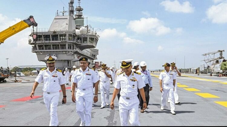 INS विक्रांत पर सोमवार से होगा नौसेना कमांडरों का सम्मेलन- Naval Commanders' Conference to be held on INS Vikrant from Monday