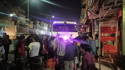 Road Accident: टक्कर मारने के बाद तीन सौ मीटर तक युवक को घसीटता रहा डंपर, दर्दनाक मौत road accident