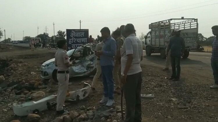 After Hitting Bus Car Collided With Container In Ujjain Three Youths Of Indore Died Three