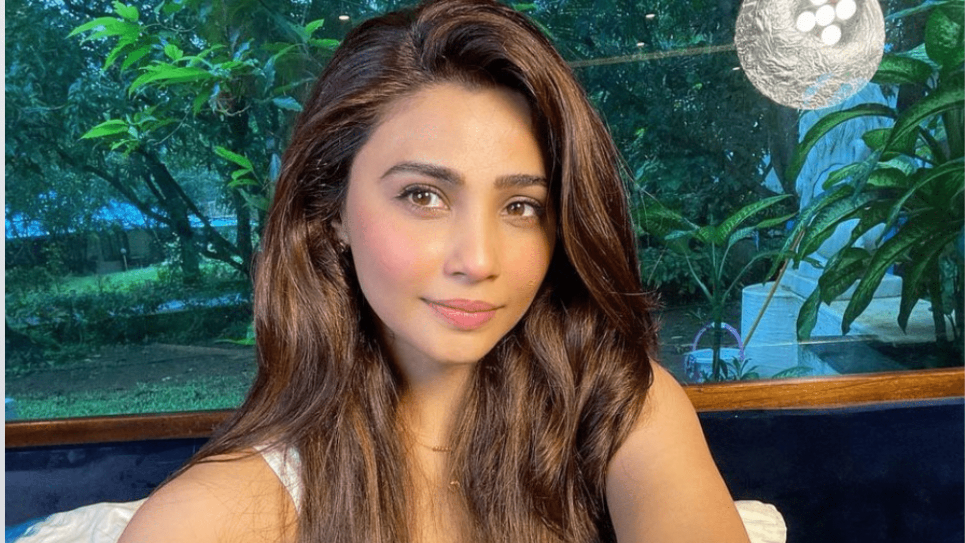 Bollywood Actress Daisy Shah to play a queen in a web series Lahora The Kingdom Directed By Shahid Kazmi