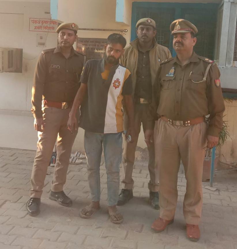 Prisoner ran away from Varanasi Jail: Joined the crowd with family's seal in hand, was arrested in  case