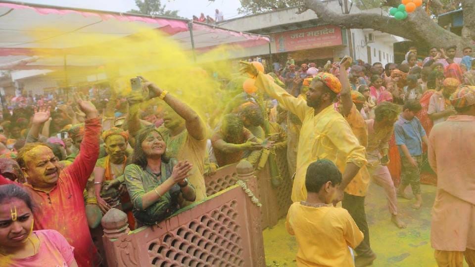 Devotees of Baba reached Joshimath with gulal of Shri Krishna Janmabhoomi to play Badrinath Holi