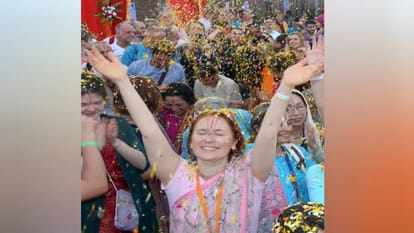 large number of foreign tourists have also arrived in Mathura to enjoy Holi festival