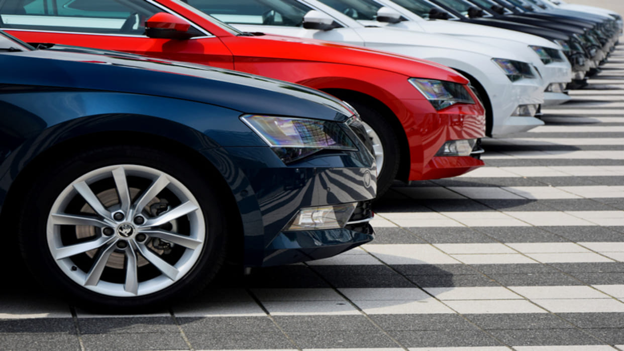 Consumer Commission ordered company to give another car and two lakh to woman When new car broke down in agra