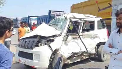 road accident in ghatampur, two died