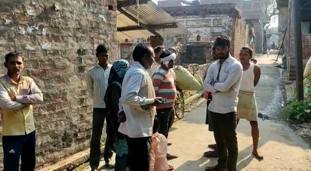 Thieves targeted three houses in Auraiya, absconding with cash and jewelry