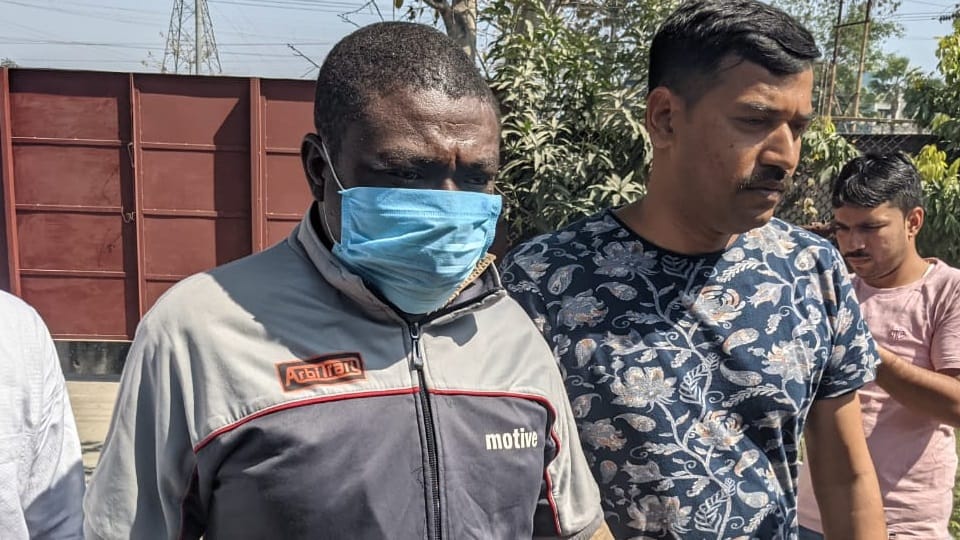 Uttarakhand: Nigerian Arrested for fraud of 1.85 crore rupees from bank manager in the name of job