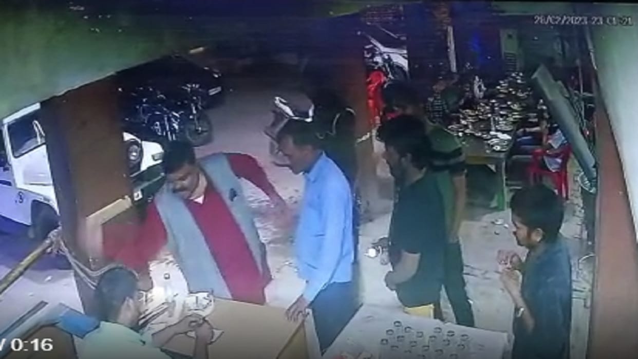 BJP leader slaps dhaba operator for refusing to drink, incident captured in CCTV