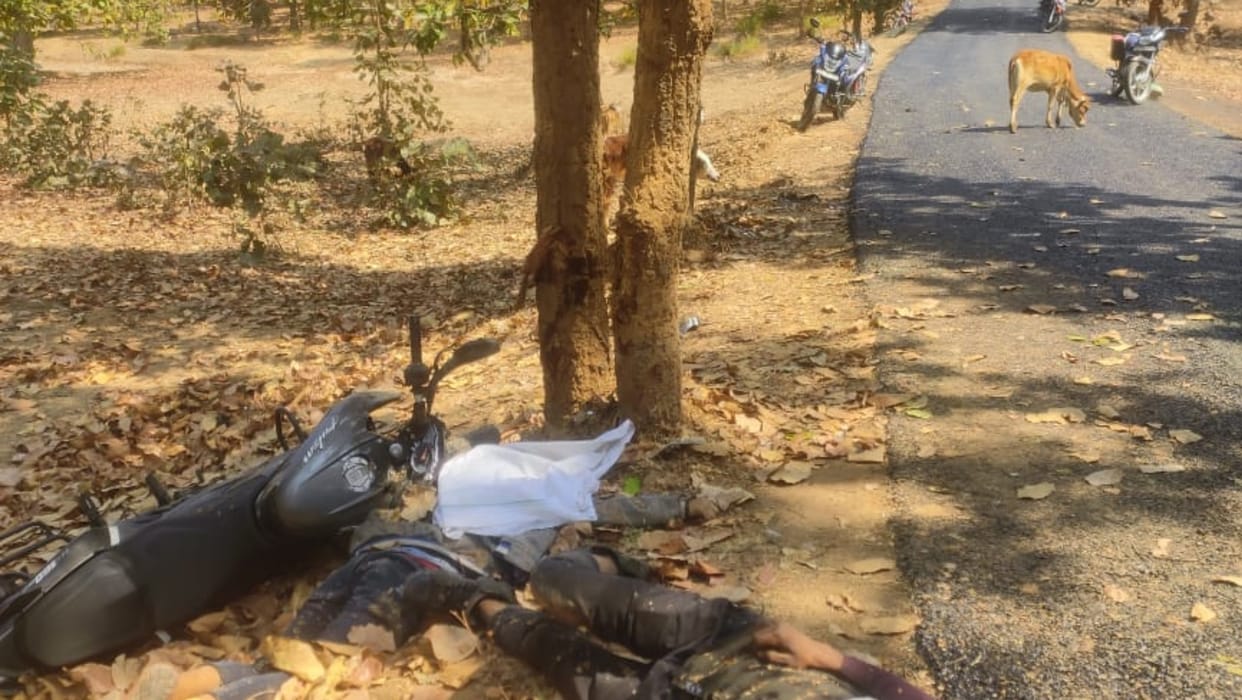 three killed, three injured in road accident in chhattisgarh gpm