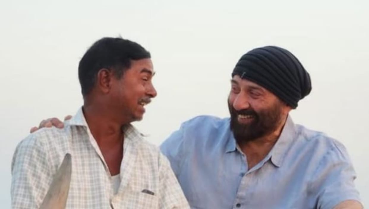 Sunny Deol had funny conversation with farmer he fails to recognise gadar 2 actor video goes viral on internet