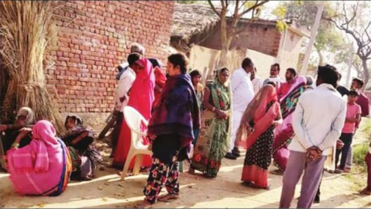 Husband and Wife Committed Suicide by Hanging in Pratapgarh News in Hindi
