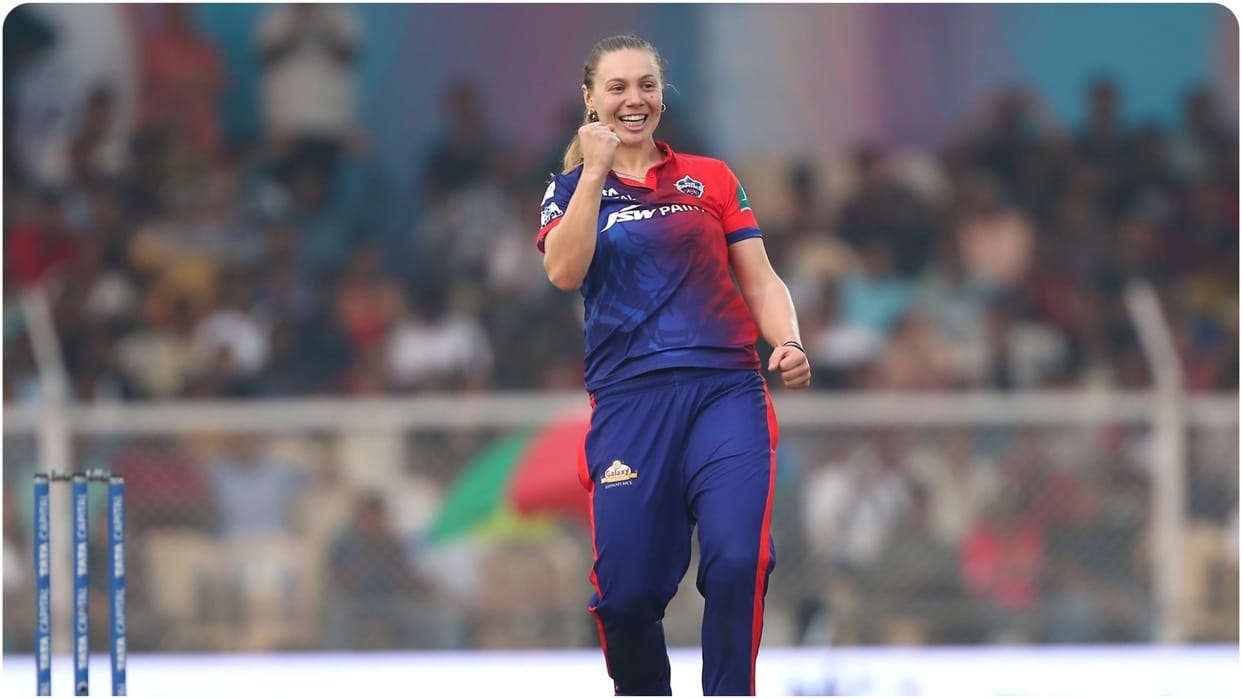 Who is tara norris took five wickets for DC in her first WPL Match