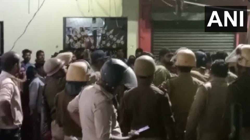 Kanpur: Stone pelting after fighting between two groups over water