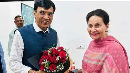 Punjab: State governments can stop Ayushman scheme but cannot change it, said Union Health Minister MP Preneet Kaur welcoming Union Health Minister Mansukh Mandaviya.