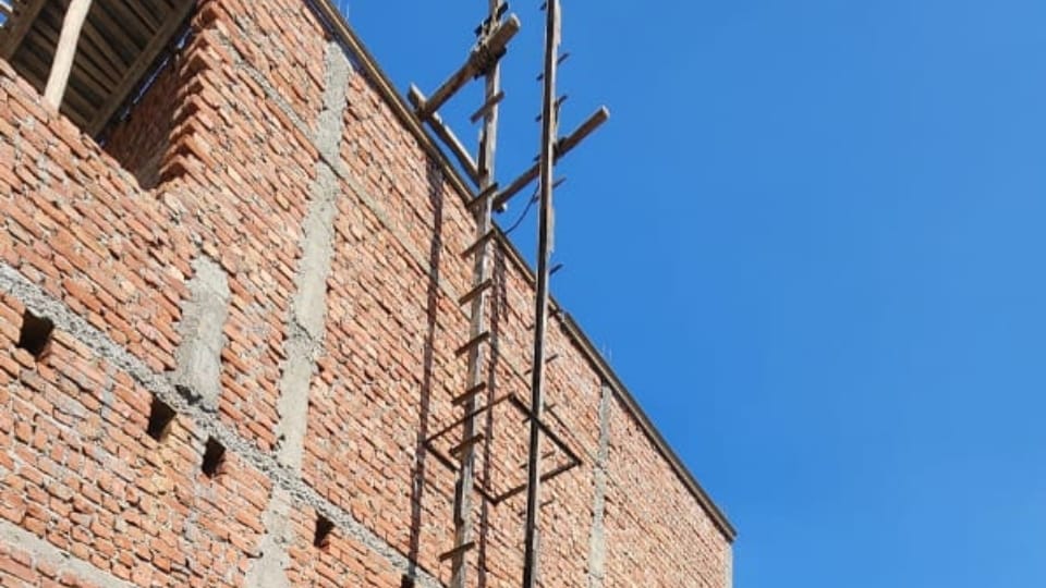 Worker died due to fall of guard while opening linter in budaun