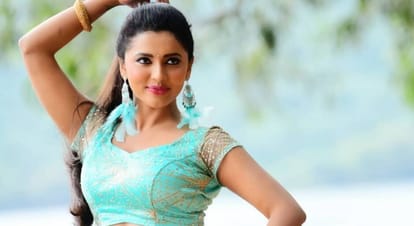 South actress Anicka Vijayi Vikramman brutally beaten by her ex boyfriend shares pics of bruises