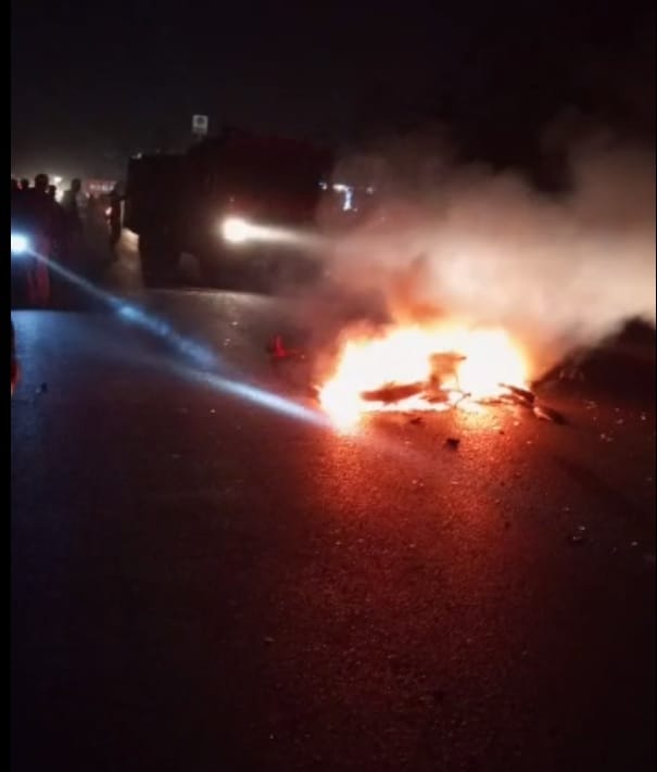 Bihar: UP's FITNESS FAILED vehicle roaming in Bihar, killed Sanjeet on burning bike in Begusarai