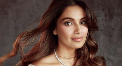 Bollywood Actress who left industry for their family after marriage  Karisma Kapoor Bhagyashree Sonam Asin