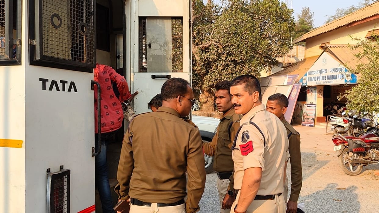 Bastar police caught seven miscreants and sent them to jail In view of holi 2023