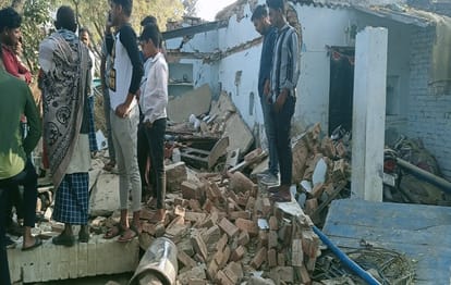 Fire broke out in gas stove room collapsed due to cylinder blast three injured including women and children