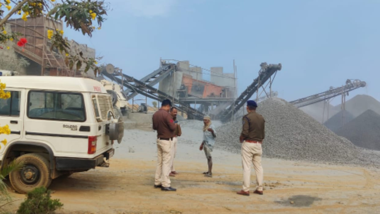 Shahdol police working for Mineral Department, seized two vehicles carrying ballast without paying royalty