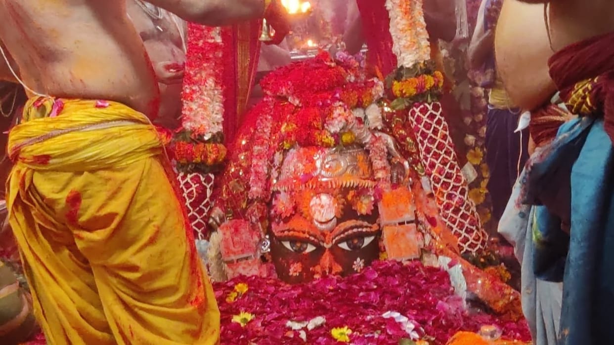 Ujjain-based Baba Mahakal first played Holi in the country