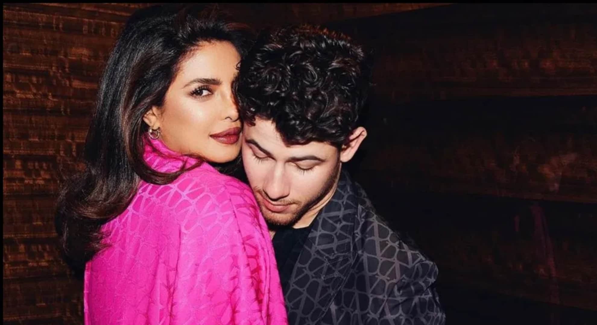 nick jonas flirts with priyanka chopra during concert users comments guys take a note watch vrial video here