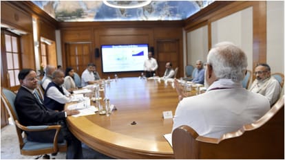 PM Narendra Modi chaired high-level meeting to review the preparedness for hot weather at residence PMO Update